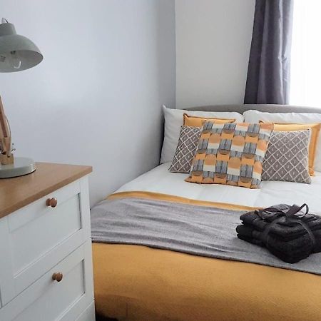Bed and Breakfast Townhouse @ Birches Head Road Stoke Exterior foto