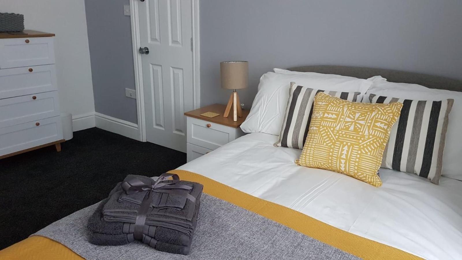 Bed and Breakfast Townhouse @ Birches Head Road Stoke Exterior foto